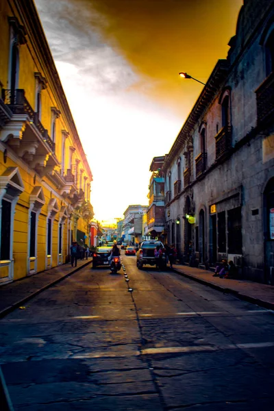 Calle Ciudad Colonial Xela Con Puesta Sol — Foto de Stock
