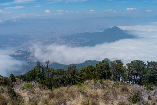 Paesaggio Panoramico Con Montagne Sottostanti — Foto Stock