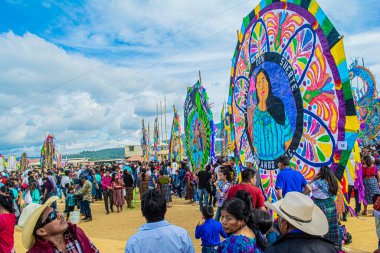 Veidno 'daki insanlar içinde kadın figürleri, sumpango, sakatepesquez, guatemala, 1 Kasım 2018