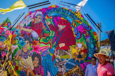 Dev Çin Maya kağıt varillerinin güzel renkleri