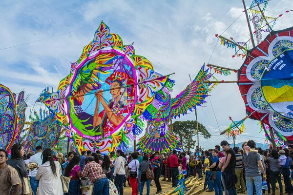 Figuras Humanas Con Colores Mayas Típicos Forman Los Grandes Barriles — Foto de Stock