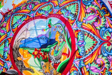 Maya figürlü güzel büyük renkli uçurtma