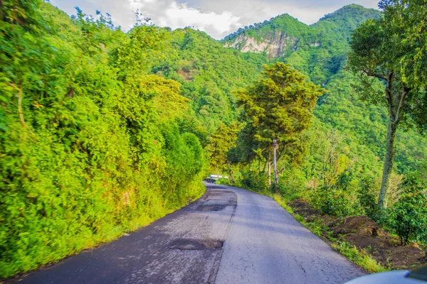 Estrada Nas Montanhas Com Cerro Grande Paisagem Panorâmica — Fotografia de Stock