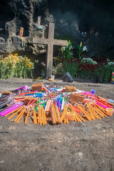 Mayan Altar Candlelight Ceremonywith Cross Background — Stock Photo, Image