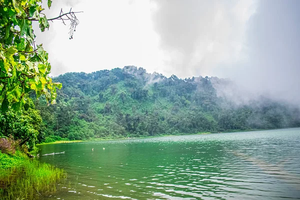 Belo Lago Chicabal Com Montanhas Selva Verde — Fotografia de Stock