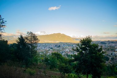 Vadideki San Juan Ostuncalco kasabası