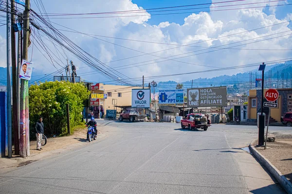 San Juan Ostulncalco 'nun güzel giriş ve çıkışları