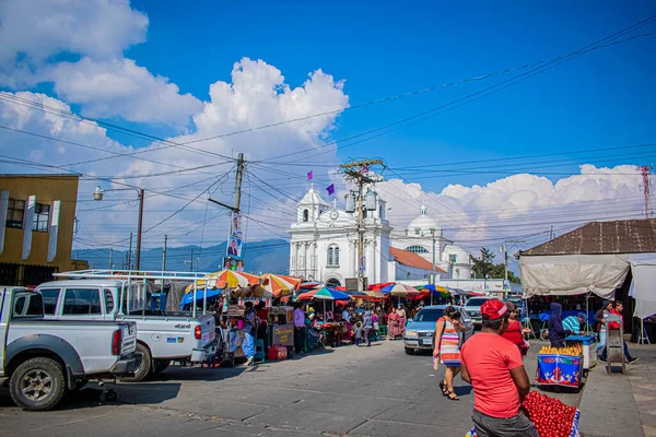 San Juan Ostuncalco Xela Katolik Kilisesi Olan Yerli Halk Pazarı — Stok fotoğraf
