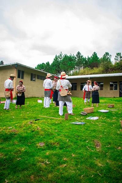San Juan ostuncalco 'nun geleneksel dans etkinliği