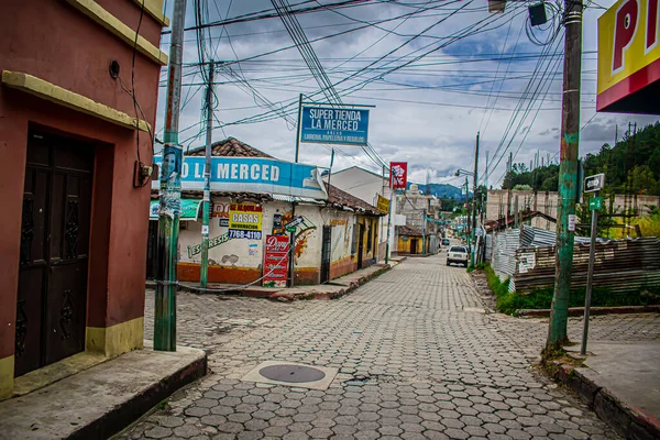 Paisagem Rua Com Casas Antigas Com Tempo Nublado — Fotografia de Stock