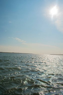 Gün batımlı mavi deniz