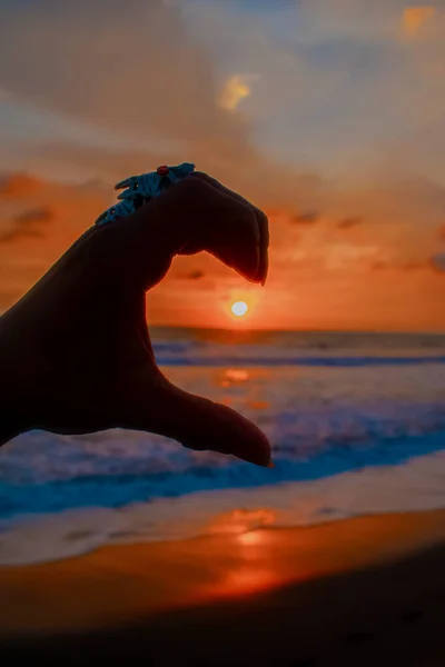 Beautiful Sunset Reddish Sky Flared Clouds Waves Sea Heart Shape — Stockfoto