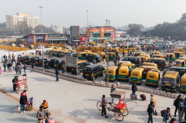 NEW DELHI, INDIA - 10 Ocak 2019: Yeni Delhi tren istasyonu