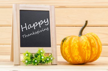 Şükran günün kutlu olsun - Beyaz tebeşir el yazısı.