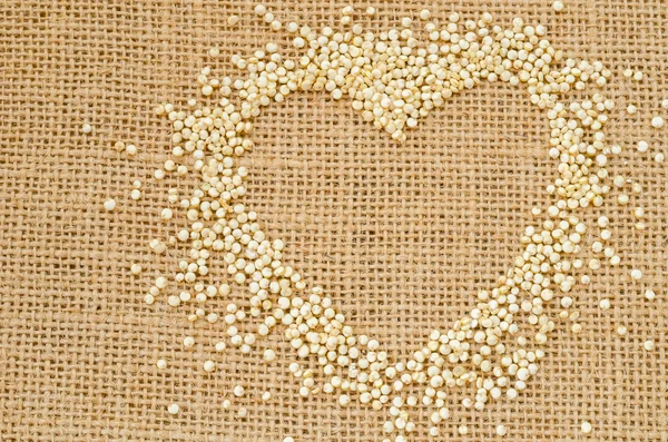 Hjärtat av quinoa grain. — Stockfoto