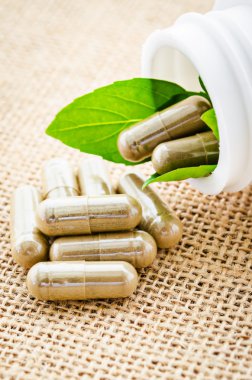 Tıbbi bitki kapsül.