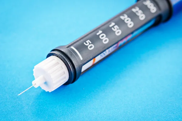 Az inzulin toll kitöltés. — Stock Fotó
