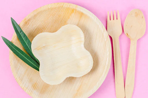 Keukengerei Gemaakt Van Gedroogde Betelnoot Blad Palm Natuurlijk Materiaal Het — Stockfoto