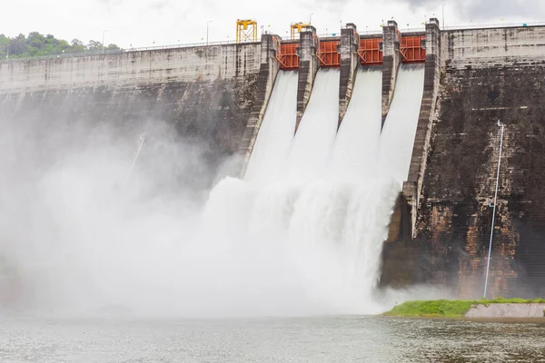 Dam Khun Dan Prakarn Chon Dam Hydroelectric Power Plant Irrigation — Stock Photo, Image
