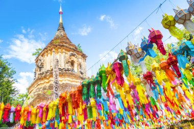 Wat Lok Mo Lee Tapınağı, Tayland 'da Chaing Mai' de güzel fener Yeepeng Festivali.