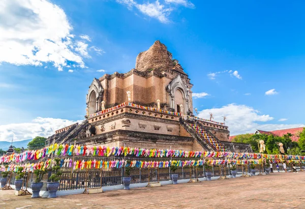 Bela Lanterna Yeepeng Festival Antigo Templo Wat Chedi Luang Chiang — Fotografia de Stock