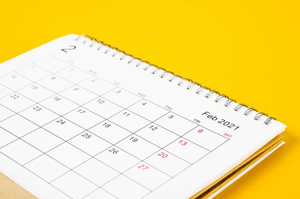 Zavřít Únor 2021 Kalendář Stůl Pro Organizátora Plánovat Připomínat Žlutém — Stock fotografie