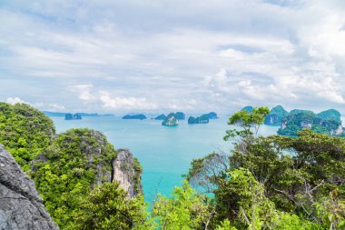 Koh Hong adası manzarası Tayland 'ın Krabi ilinde 360 derece manzaraya bakıyor..