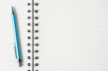 Boş sayfalar ve mesajınız için kalem aç.