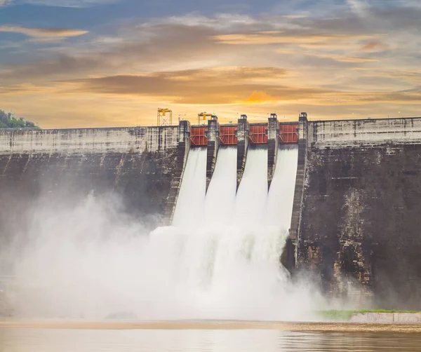 Dam Khun Dan Prakarn Chon Dam Hydroelectric Power Plant Irrigation — Stock Photo, Image