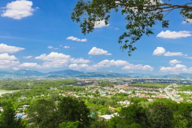 Khao 'daki Phuket kasabası manzaralı. Phuket, Tayland 'da