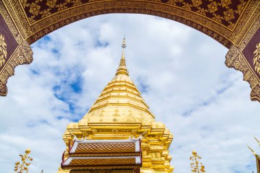 Chiang Mai, Phra 'da önemli turistik yerler. Doi Suthep, Tayland, Chiangmai' de büyük bir altın pagoda.
