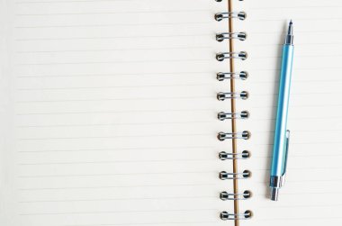 Boş sayfalar ve mesajınız için kalem aç.