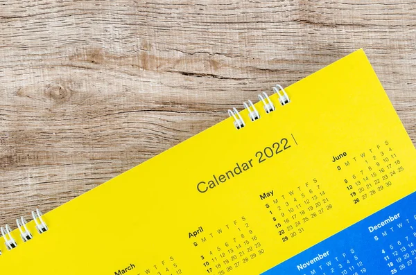 Date Sul Calendario Pagina 2022 Sfondo Legno — Foto Stock
