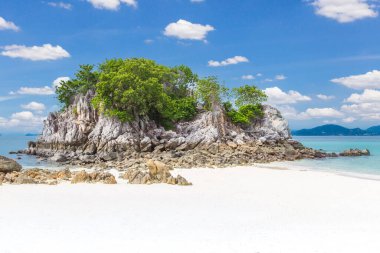 Koh Khai Nai, Tayland 'ın Phuket ilindeki ada..
