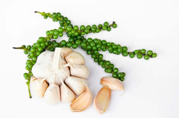 Garlic and fresh green pepper. — Stock Photo, Image