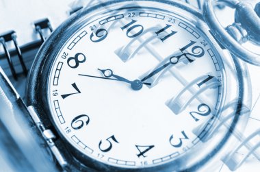 Vintage cep saati ve günlüğü.