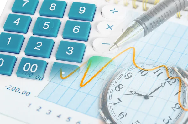 Image du rapport financier avec horloge stylo et calculatrice . — Photo