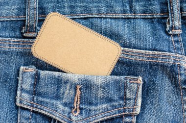 Etiket Fiyatı cep mavi Jean.