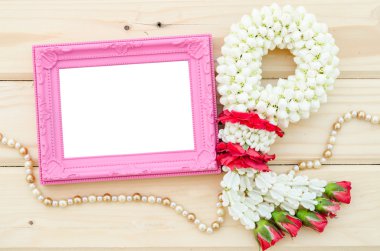 Boş vintage pembe fotoğraf çerçevesi