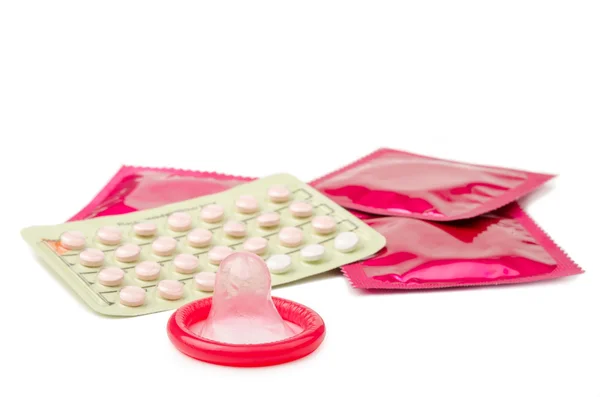 Prezerwatywy i środki antykoncepcyjne. — Zdjęcie stockowe