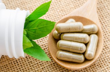 şişeden dökülmesini ot kapsül.