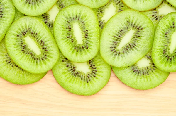 Många skivor av kiwifrukt — Stockfoto