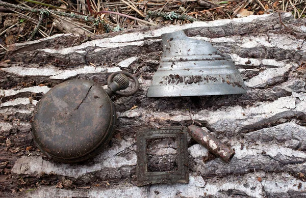 Forntida Fynd Grävda Marken Ett Fickur Del Klocka Kula Brosch — Stockfoto