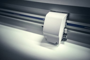 Kesme grafiği, vinil film kesimi beyaz renk