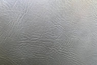 Mobilya döşemesi için kabartmalı çizgili gri deri kumaş.