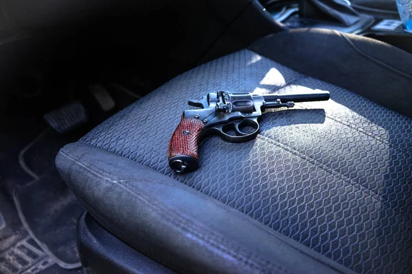 Metal Pistol Drum Lying Car Seat Criminal Showdowns — Stock Photo, Image