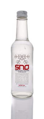 Sno köpüklü buzul su