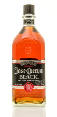 Jose Cuervo siyah tekila