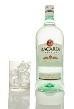 Bacardi ROM şişe