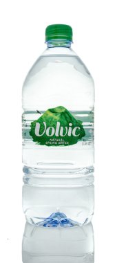 Volvic doğal kaynak suyu